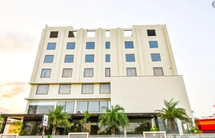 Royal Akshayam Hotel